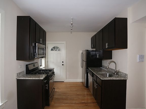 2nd image of 4040 N Ashland Ave APT 2W