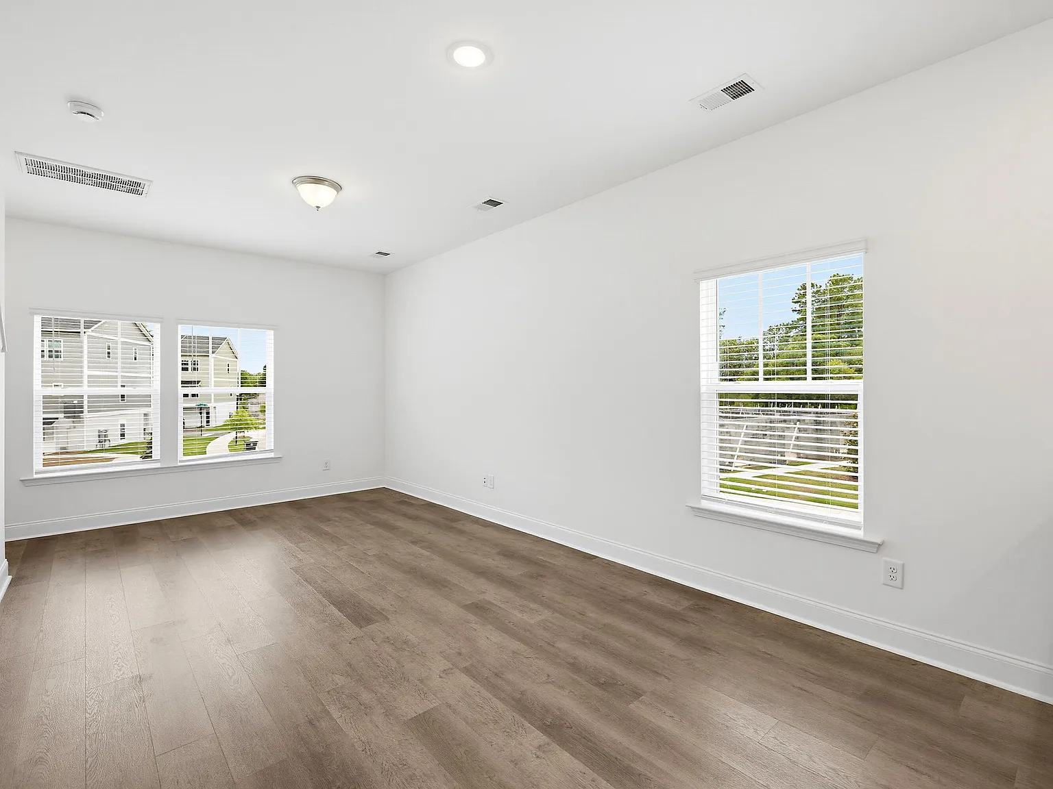 2 bed, 2.5 bath, 1056 sqft, $1,895 — Photo 2