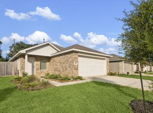 328 Riverwood Village Ln, Sealy, TX 77474