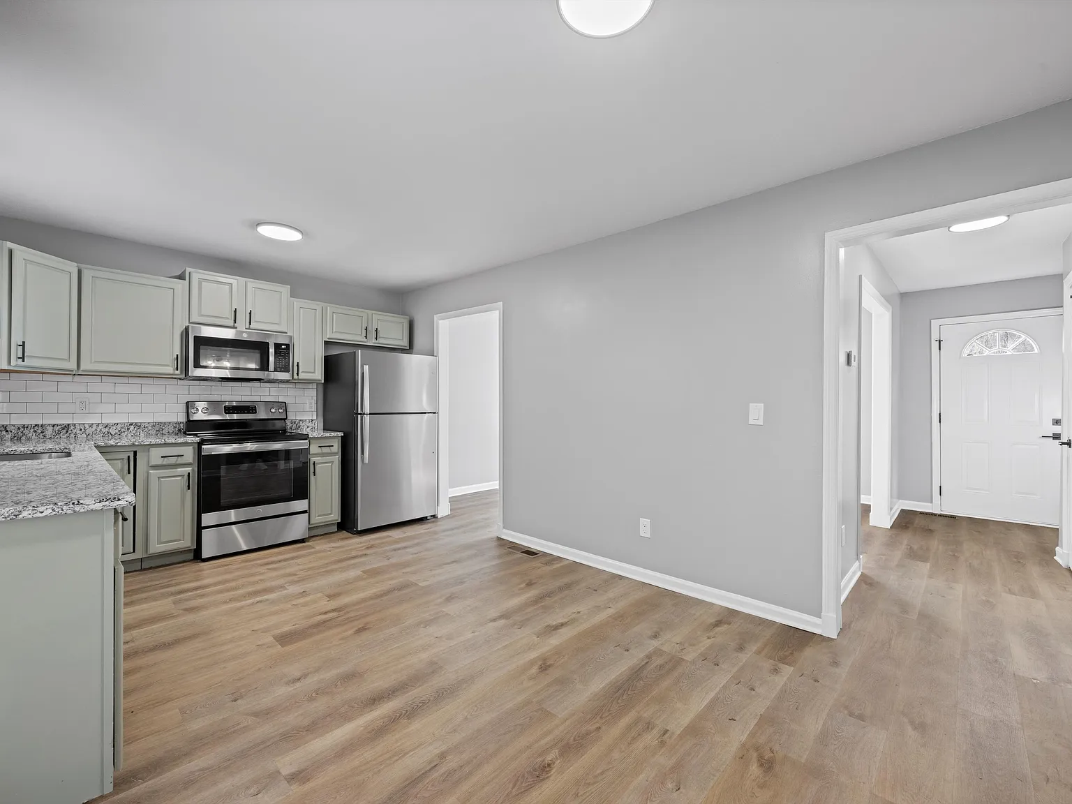 3 bed, 2.5 bath, 1176 sqft, $1,800 — Photo 2