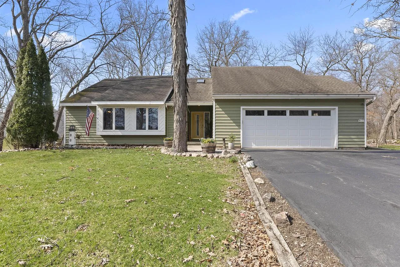 W8231 Lake TERRACE photo 1