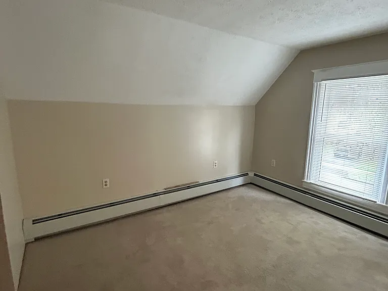 140 Winchester St — Photo 2