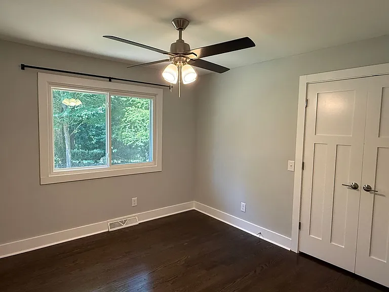 200 Sherwood Dr — Photo 13