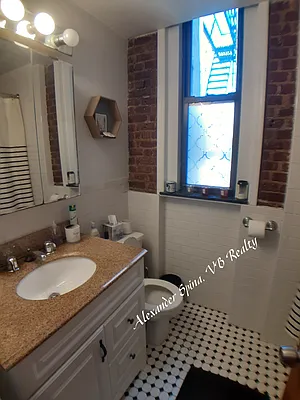 Rented by Vanderborgh Realty  | media 9