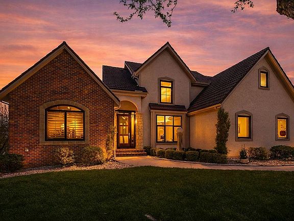 3rd image of 4313 NE Maplegate Ct
