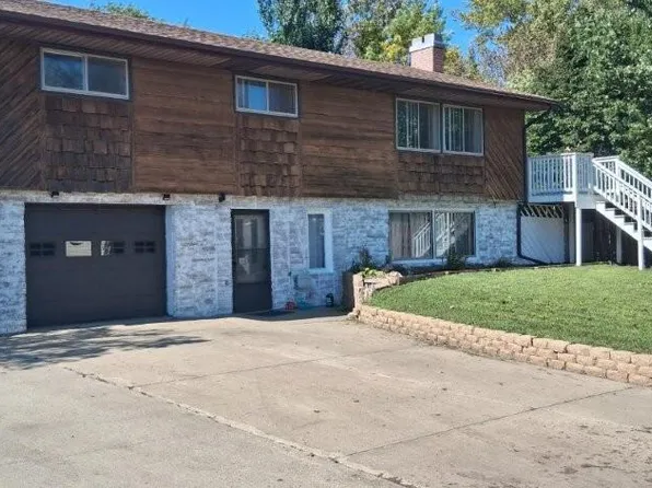 707 6th Ave W, Lemmon, SD 57638