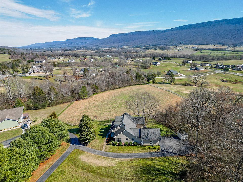 152 Covered Bridge Xing, Dunlap, TN 37327 | Zillow