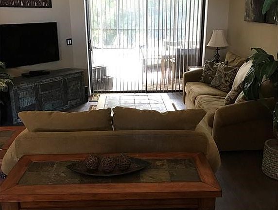 Entry Way/ Living Room