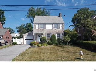 91 Middle Rd, Eastchester, NY 10709