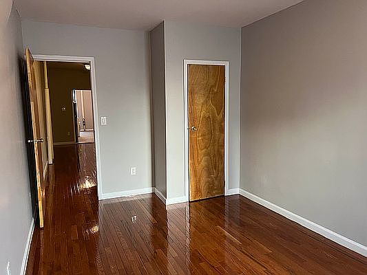 5th image of 321 E 115th St #2A
