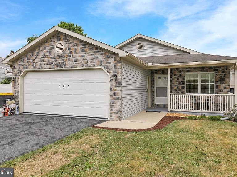 Listing photo 2