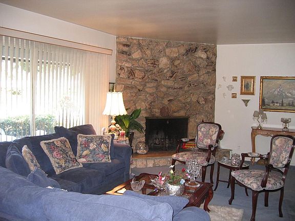 Spacious living room with fireplace