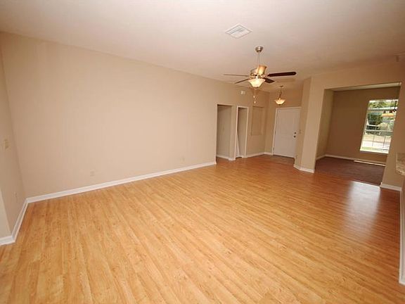 4th image of 144 Lakewood Dr