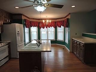 eat in kitchen