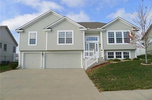 1st image of 2106 NW Sycamore Ln