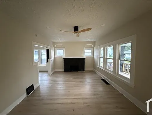 2 bed, $1,000 — Photo 3