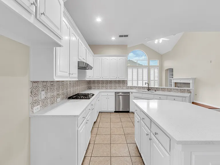 3920 Autumn Ln — Photo 14