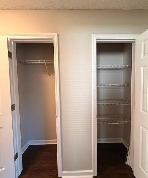 112 Barrington Dr — Photo 3