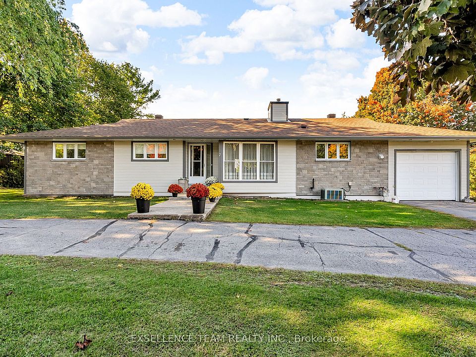 1st image of 7 Hillview Cir