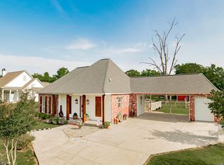 8918 Singleton Rd, Port Allen, LA 70767