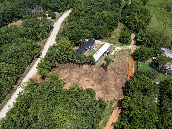 3rd image of 495 Evergreen Ln