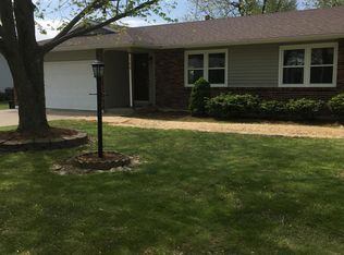 748 Meadowbrook Cir, Moberly, MO 65270
