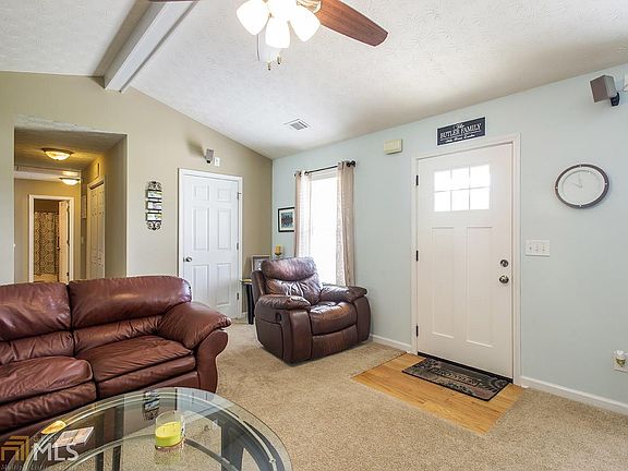 4th image of 370 Cattlemans Cir