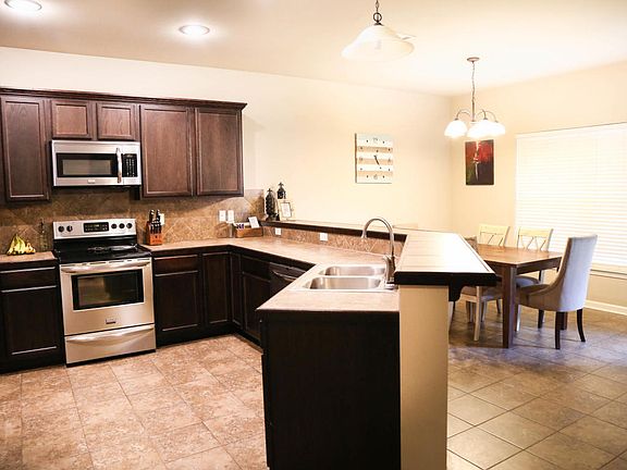 3rd image of 317 Magnolia Knee Dr