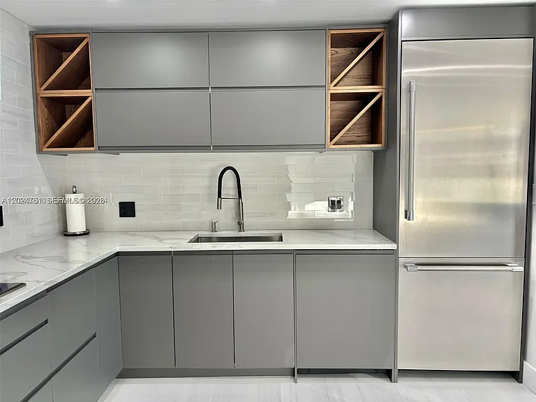 2030 S Ocean Dr #806 — Photo 4