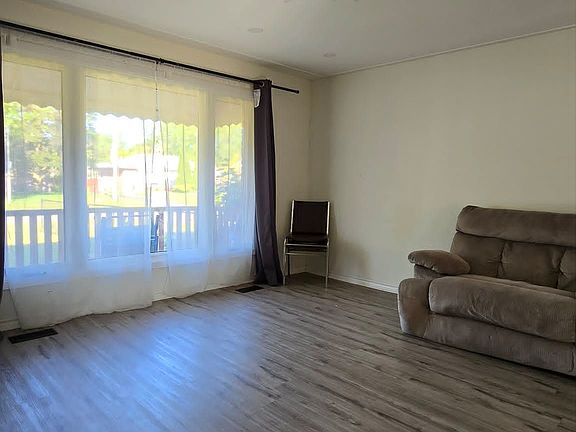 3rd image of 36 Langton Rd