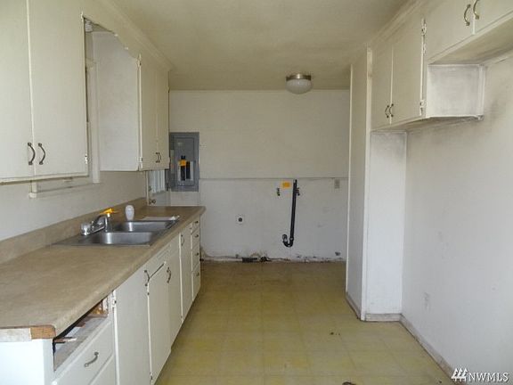 4th image of 10210 Lila Lane Sw