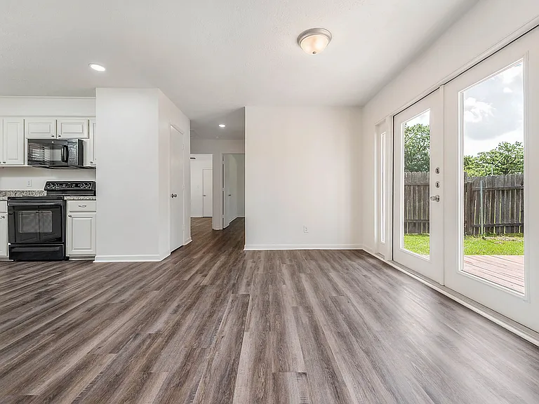 2910 Jennifer Dr — Photo 6