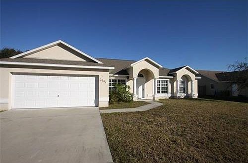 1st image of 2081 SE Parrot St