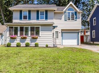 50 Bayton Dr, Rochester, NY 14622