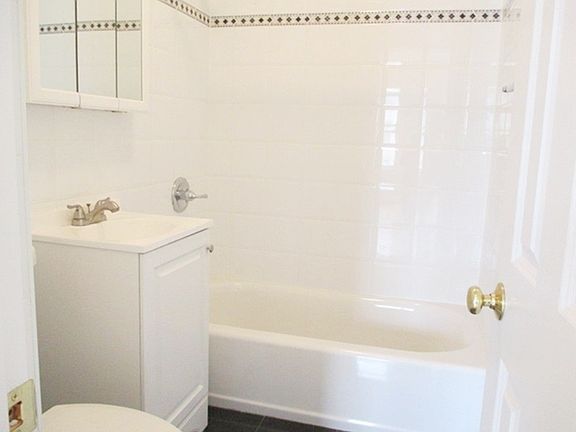 5th image of 205 W 88th St APT 7G