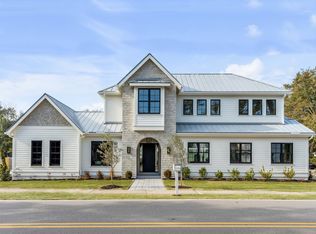 636 McCants Dr, Mount Pleasant, SC 29464