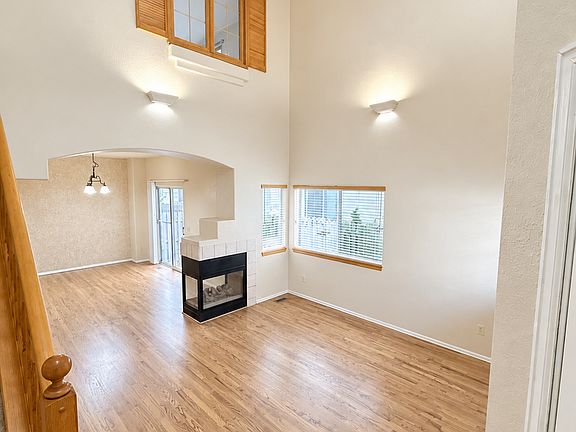 3rd image of 3923 Leah Hts
