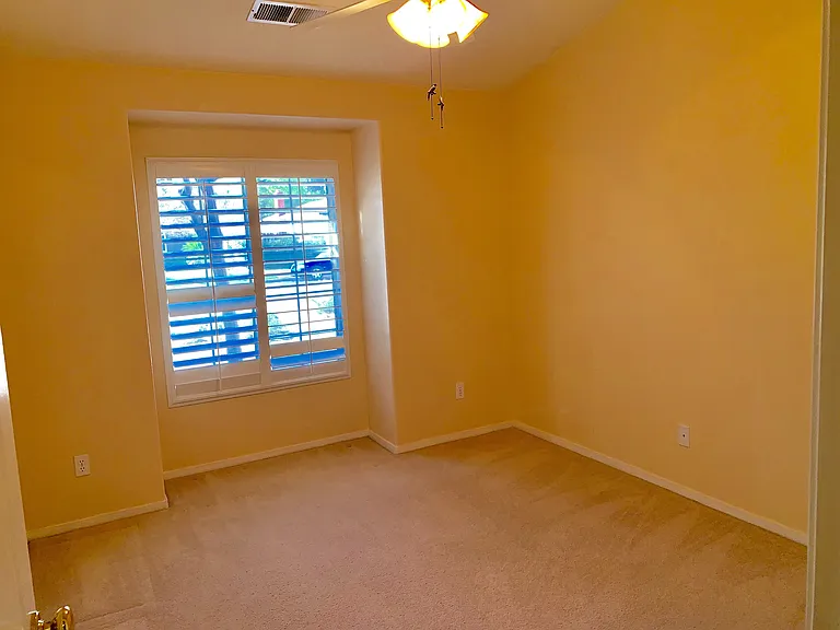 3558 W Escalon Ave — Photo 8