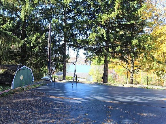 3rd image of 426 Route 54