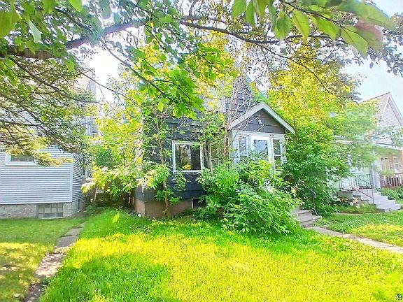 4th image of 1323 Birch Ave