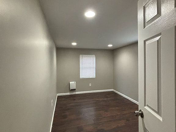 2nd image of 24 E Silver St Floor 2