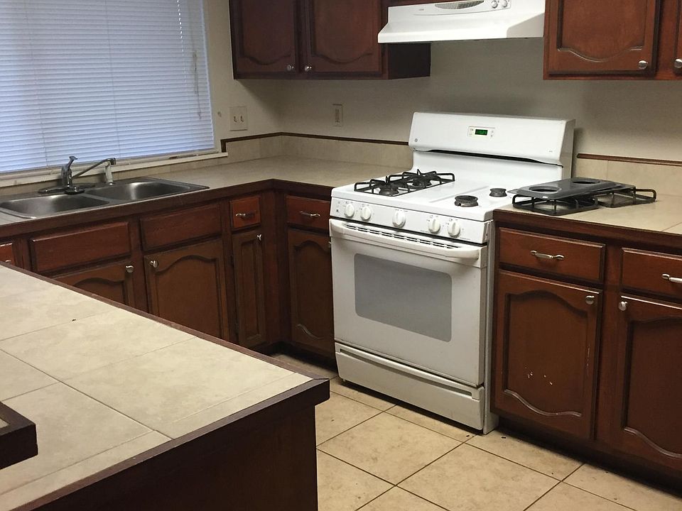 1st image of 12114 Brownstone St