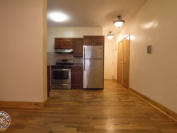 2nd image of 100 E 21st St APT 116