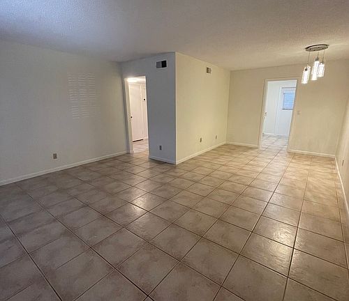 5th image of 200 Saint Andrews Blvd APT 2101