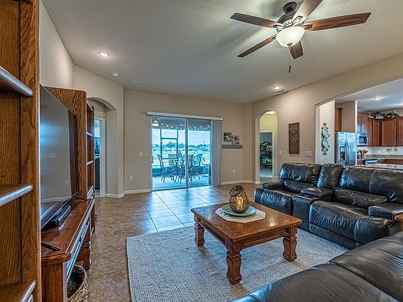 4th image of 673 Flowerwood Dr SE