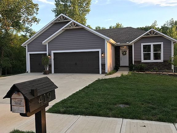 3rd image of 419 E 166th Ct