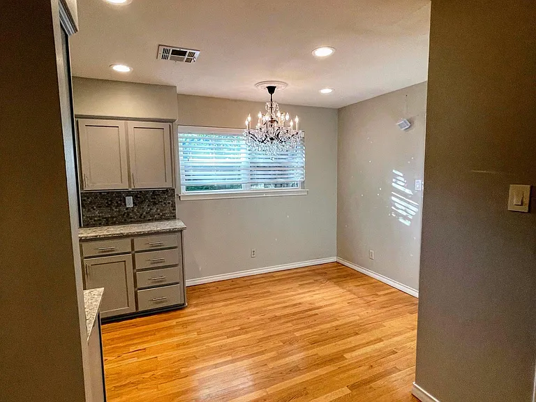 9857 Chiswell Rd — Photo 11