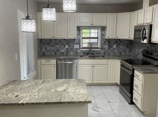 518 S Main St, Lexington, OK 73051