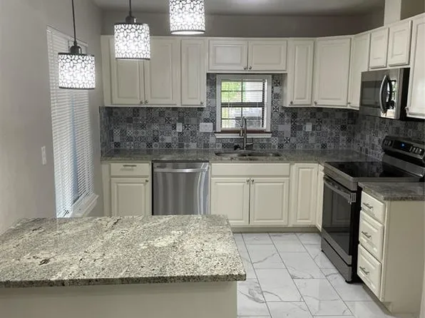 518 S Main St, Lexington, OK 73051