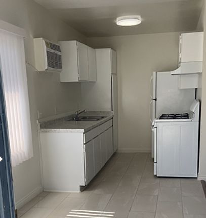 3rd image of 7336 Independence Ave